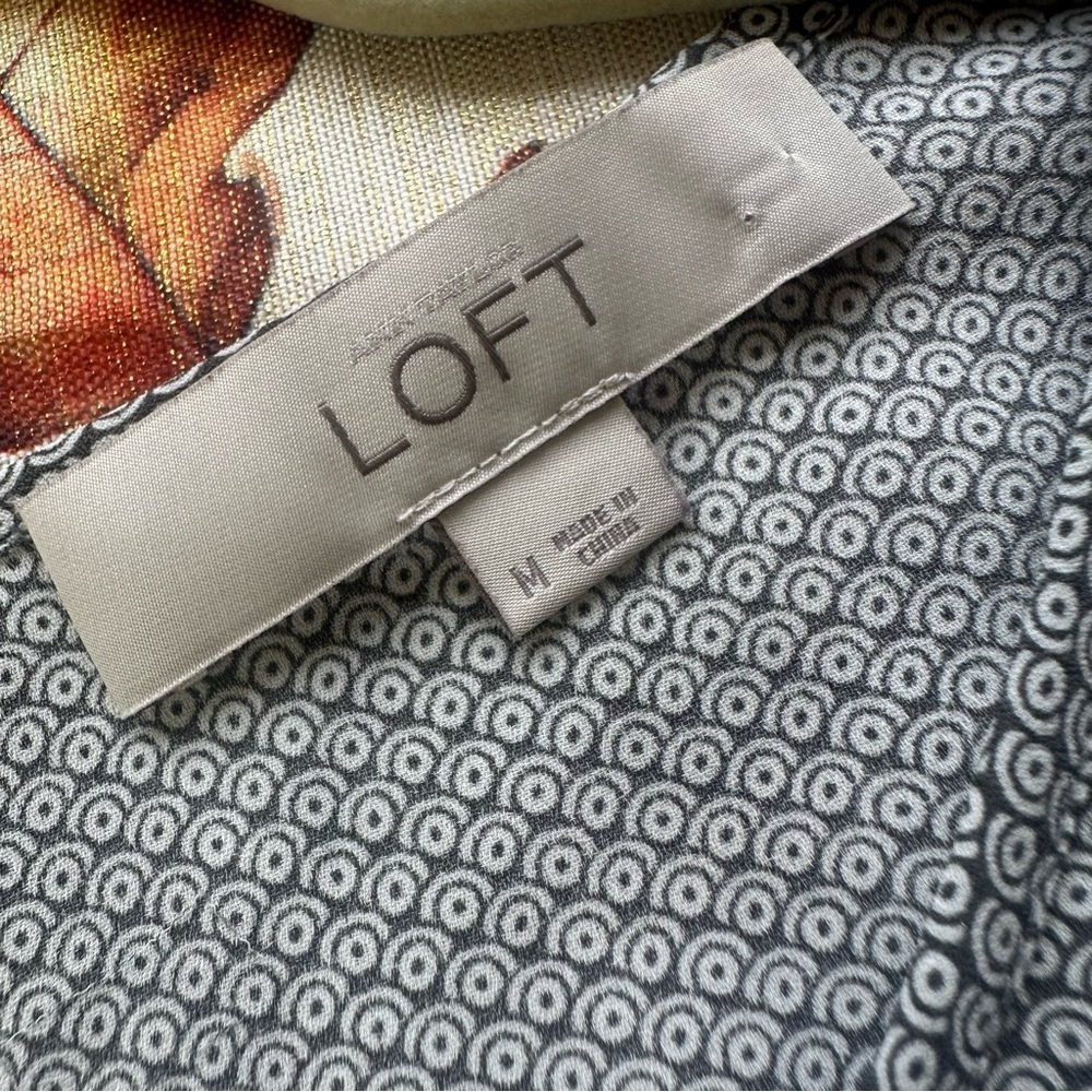 Loft Women's Bell Sleeve Gray/White Flowy Oversized Boho Top Hi Lo - Medium M - Picture 7 of 8